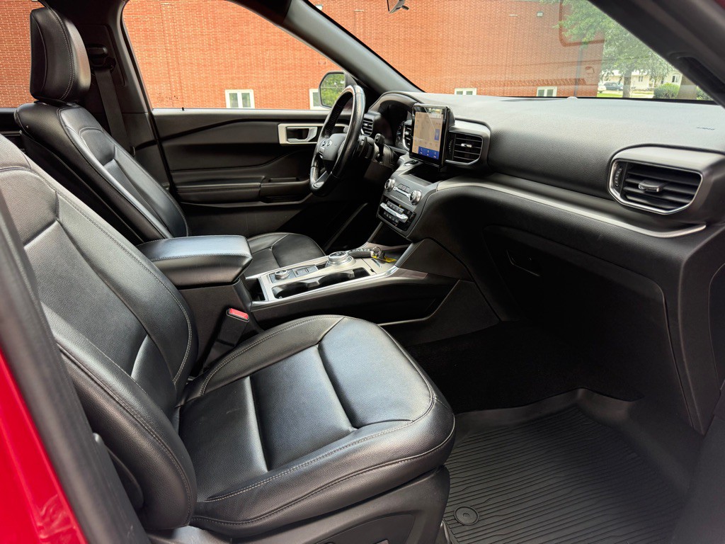 2020 Ford Explorer Image 9