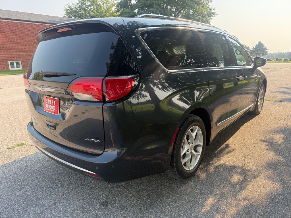 2020 Chrysler Pacifica Image 4