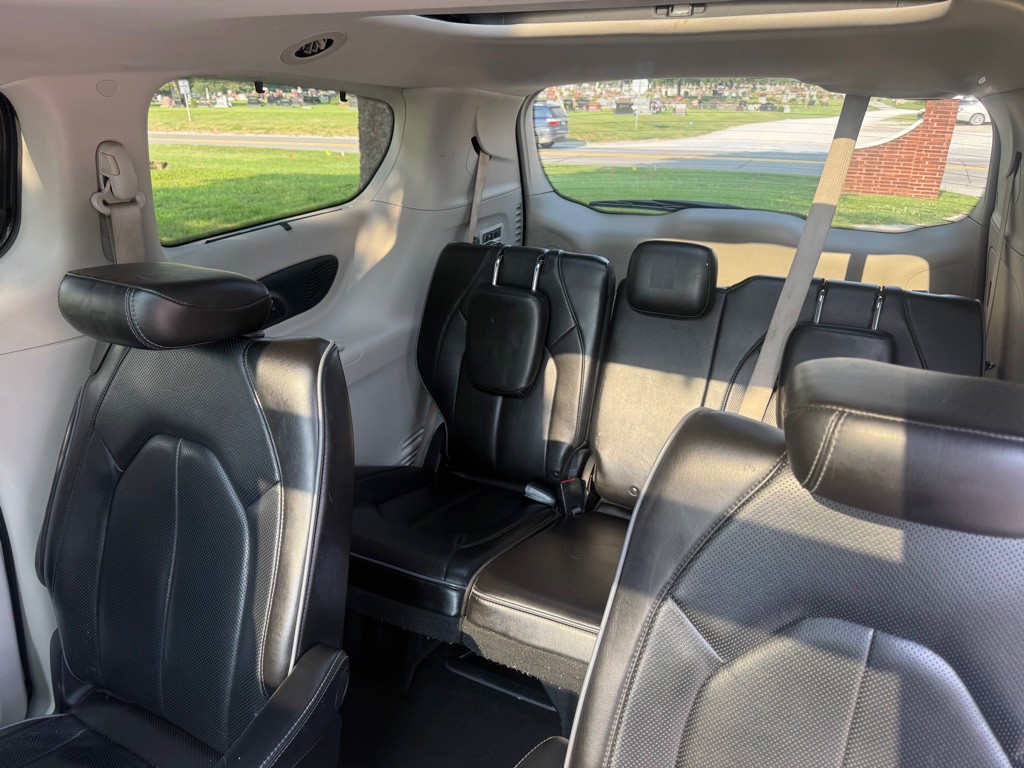 2020 Chrysler Pacifica Image 9
