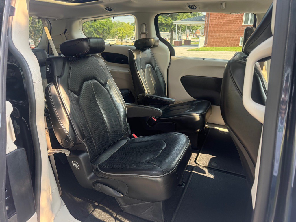 2020 Chrysler Pacifica Image 11