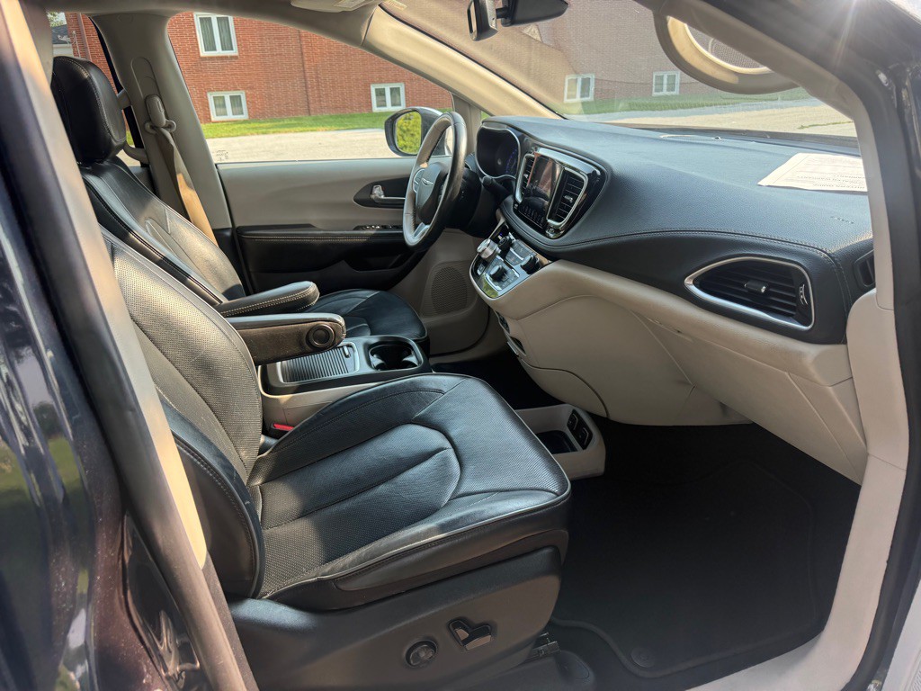 2020 Chrysler Pacifica Image 12