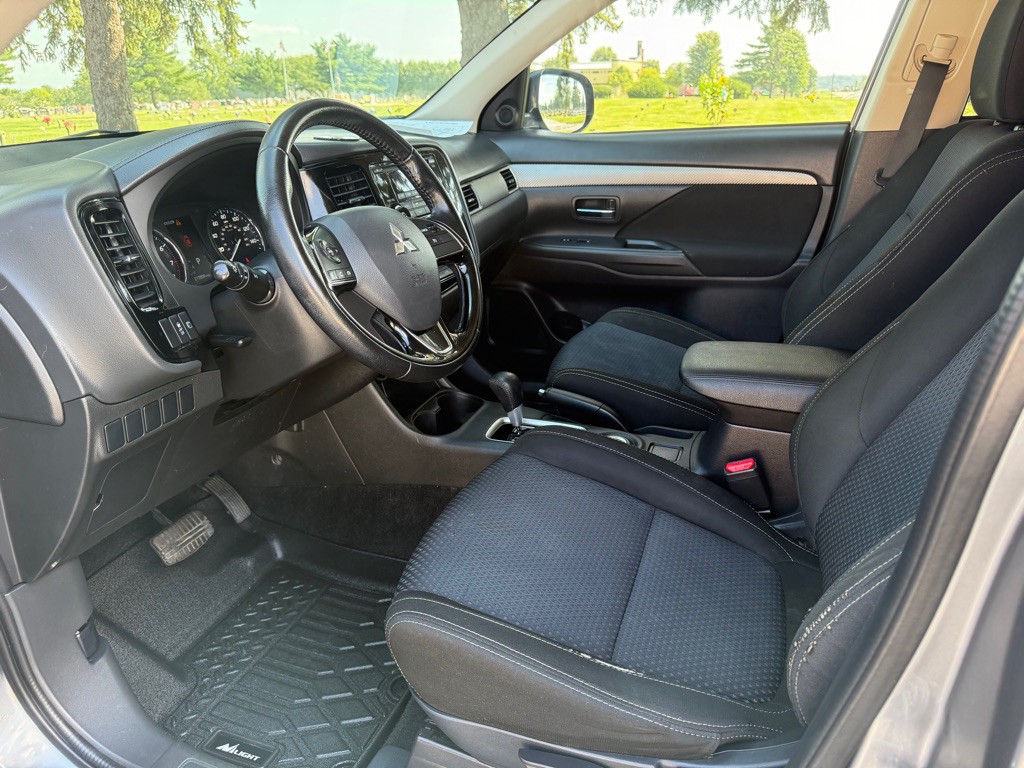 2016 Mitsubishi Outlander Image 7