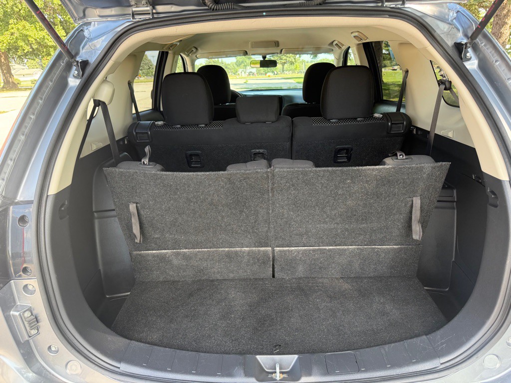 2016 Mitsubishi Outlander Image 10