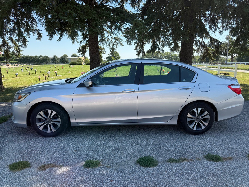 2013 Honda Accord Image 2