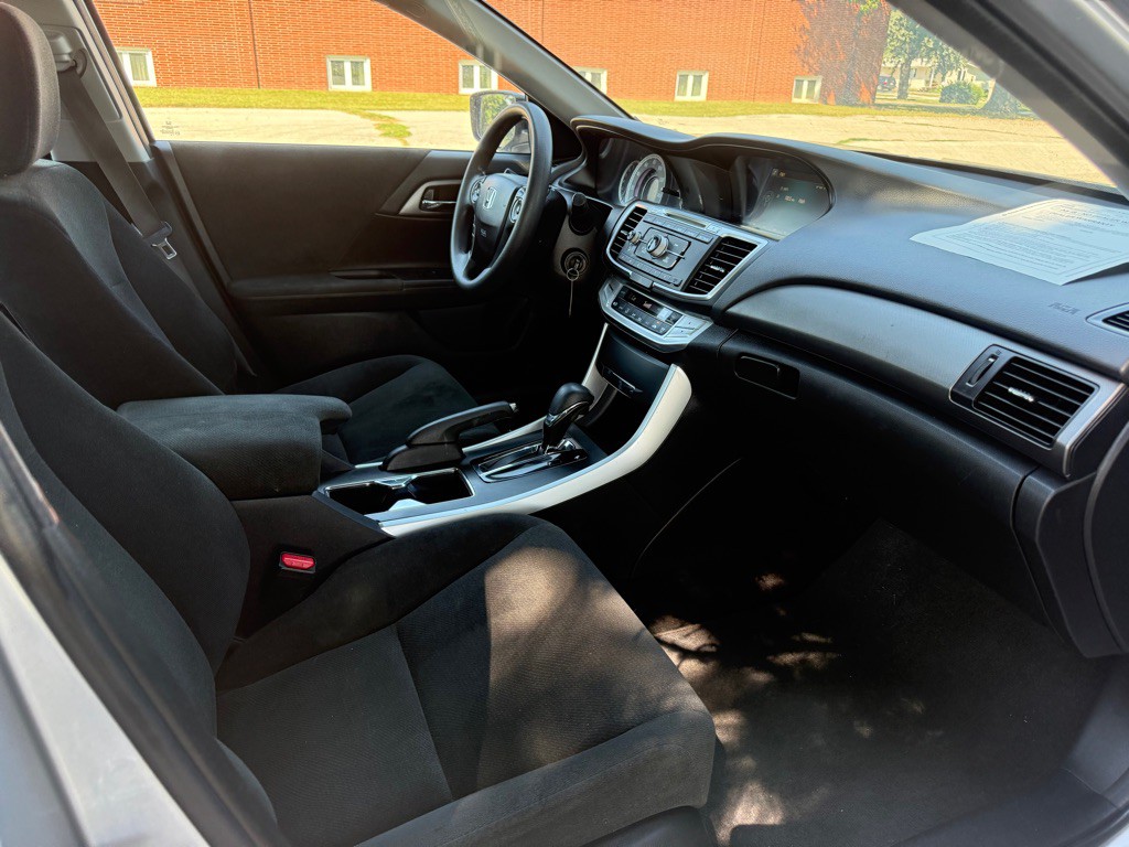 2013 Honda Accord Image 11