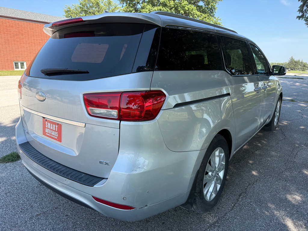 2018 Kia Sedona Image 5