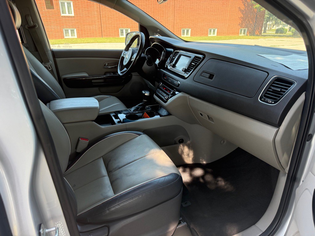 2018 Kia Sedona Image 14