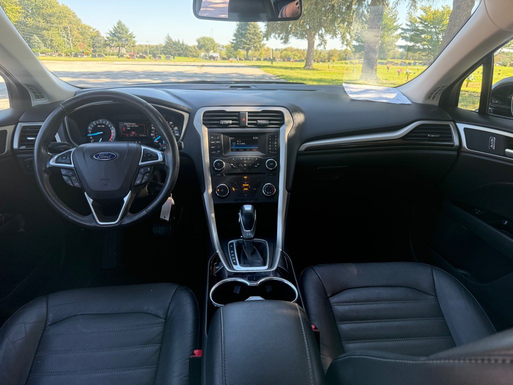 2016 Ford Fusion Image 9