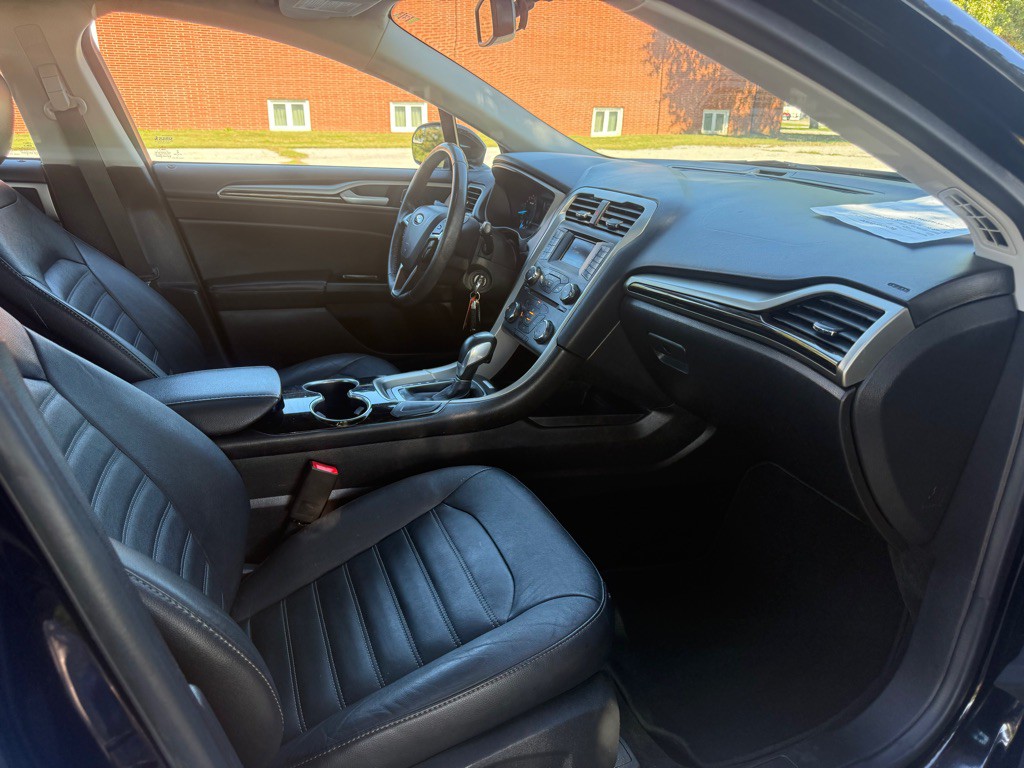 2016 Ford Fusion Image 10