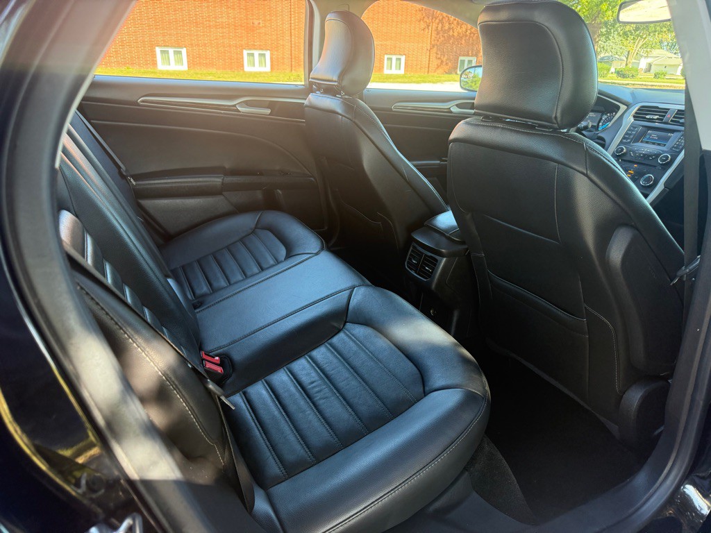 2016 Ford Fusion Image 11