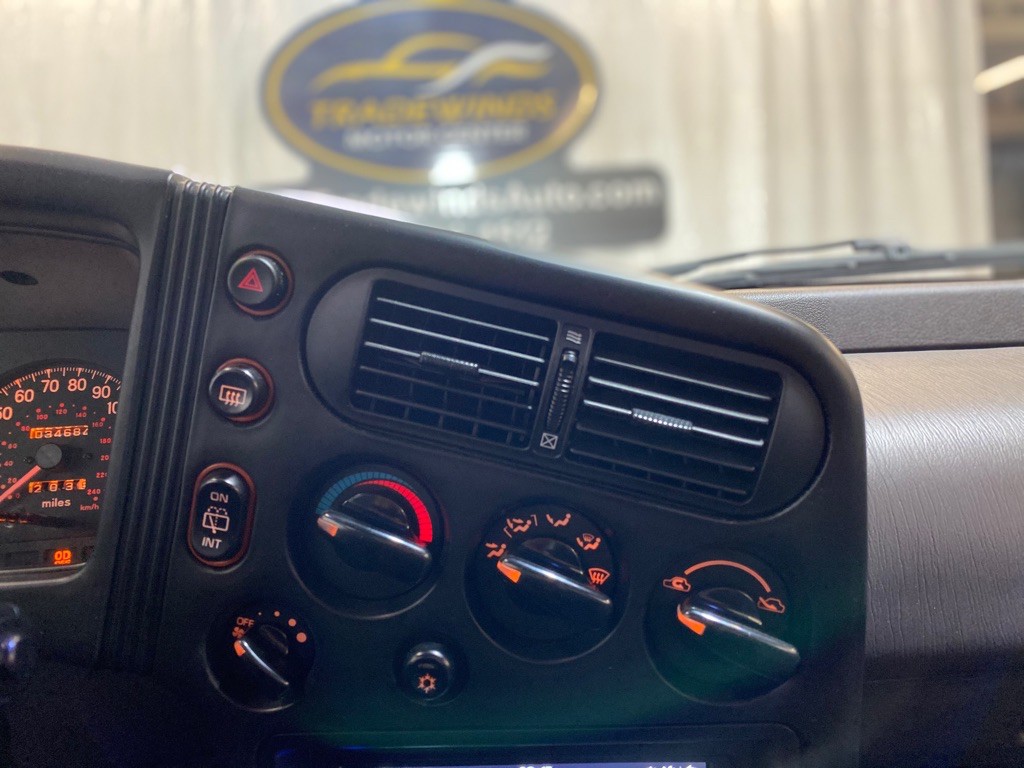 1992 Plymouth Laser Image 34
