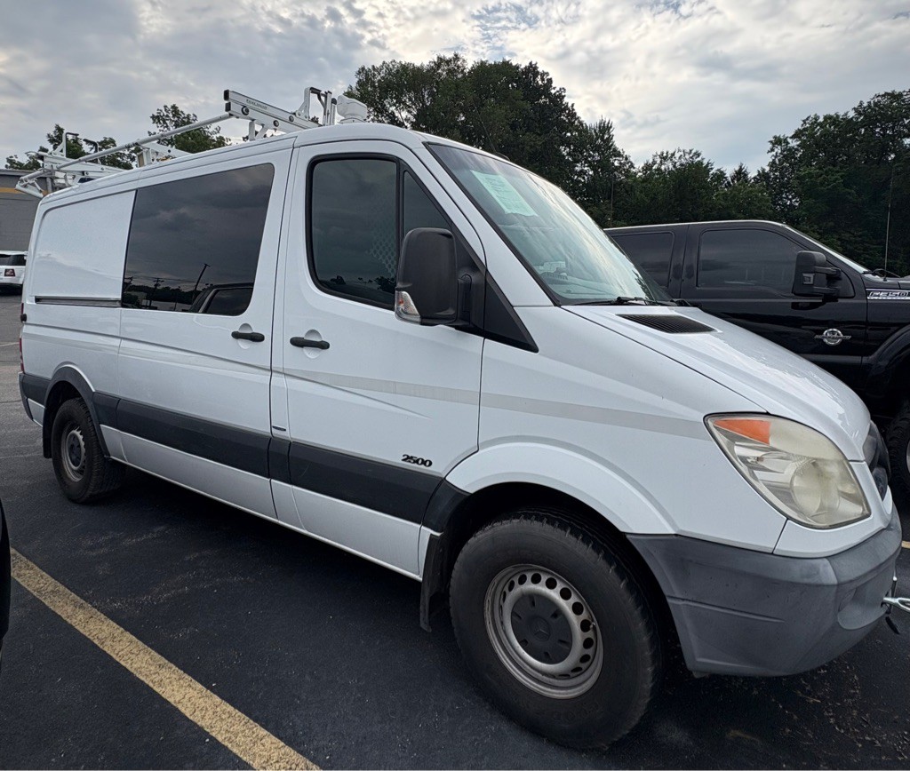 2013 Mercedes-Benz Sprinter Image 2