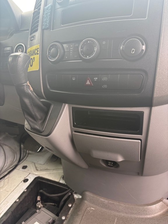 2013 Mercedes-Benz Sprinter Image 24