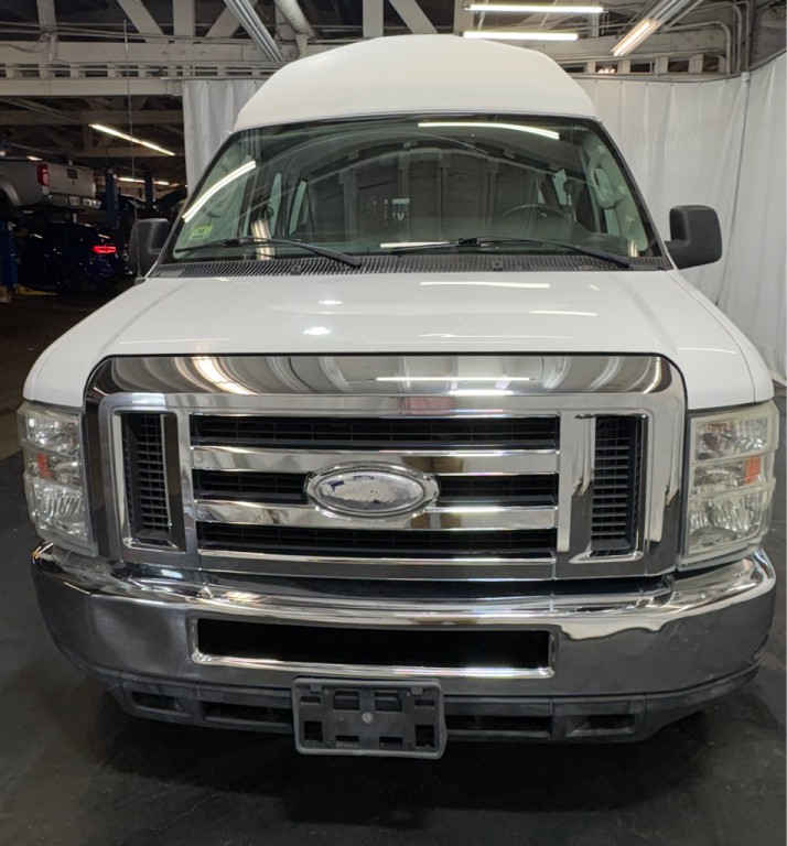 2014 Ford Econoline Image 2