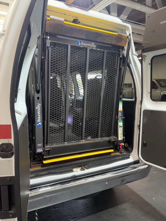 2014 Ford Econoline Image 8