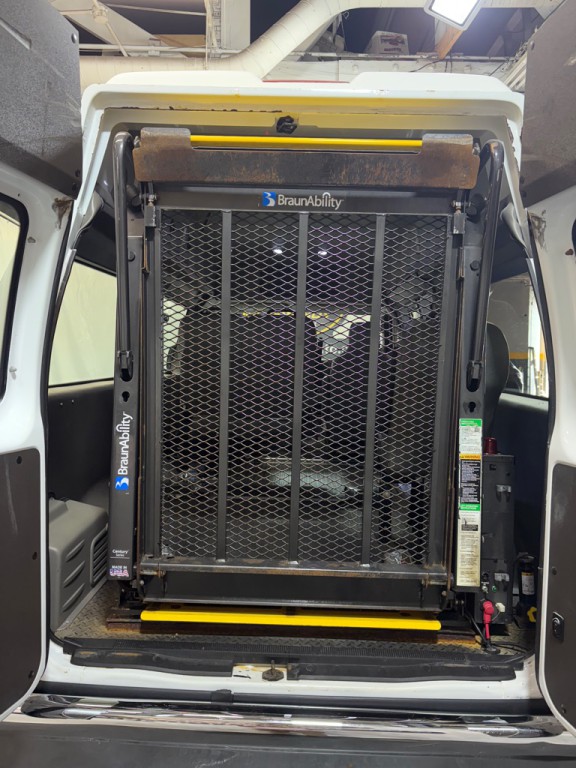 2014 Ford Econoline Image 9