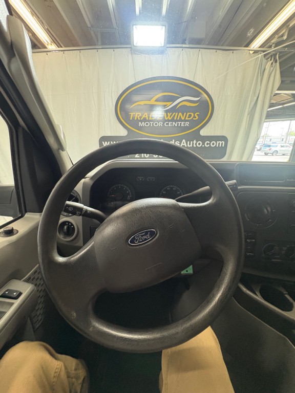 2014 Ford Econoline Image 18