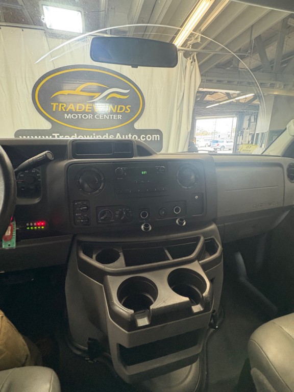 2014 Ford Econoline Image 20