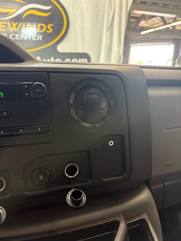 2014 Ford Econoline Image 23