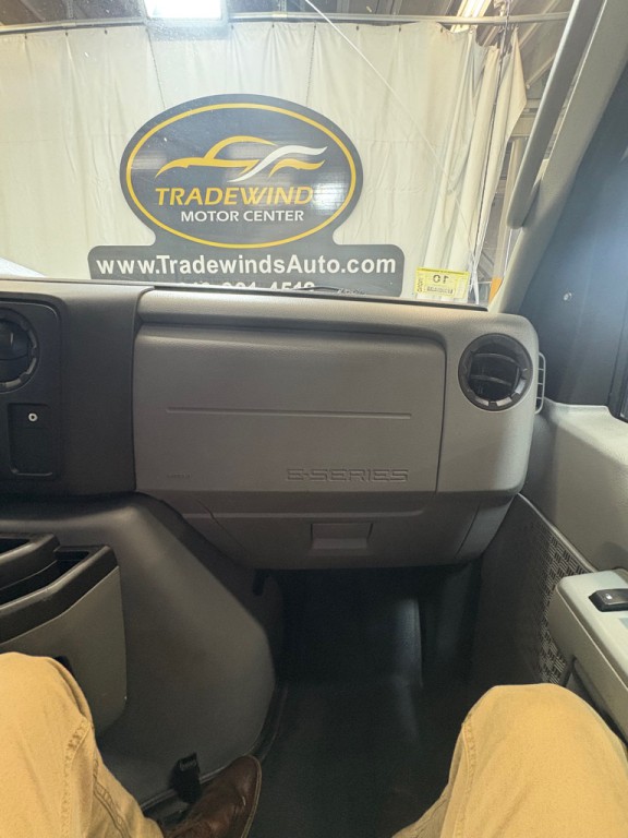 2014 Ford Econoline Image 29