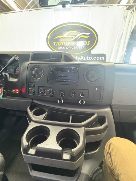 2014 Ford Econoline Image 31