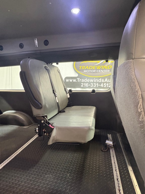 2014 Ford Econoline Image 34