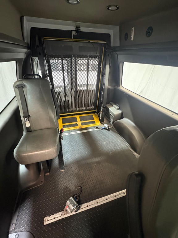 2014 Ford Econoline Image 37