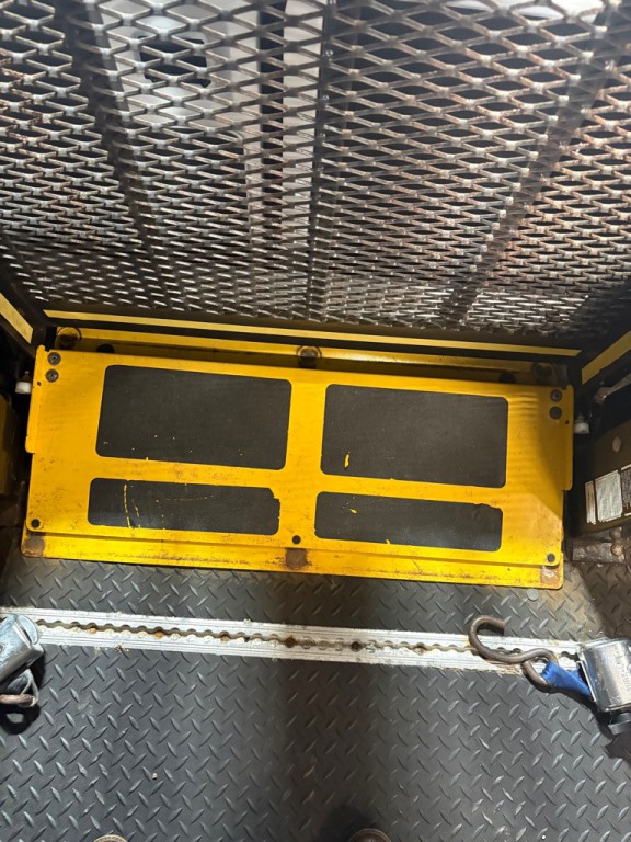 2014 Ford Econoline Image 39