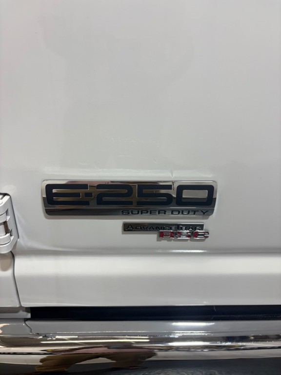 2014 Ford Econoline Image 44