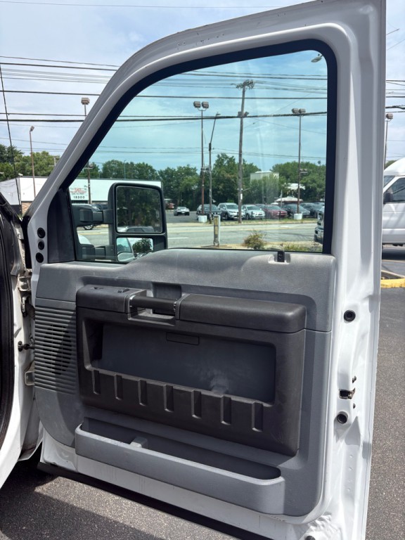 2013 Ford F-350 Image 26