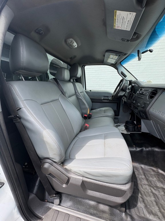 2013 Ford F-350 Image 32