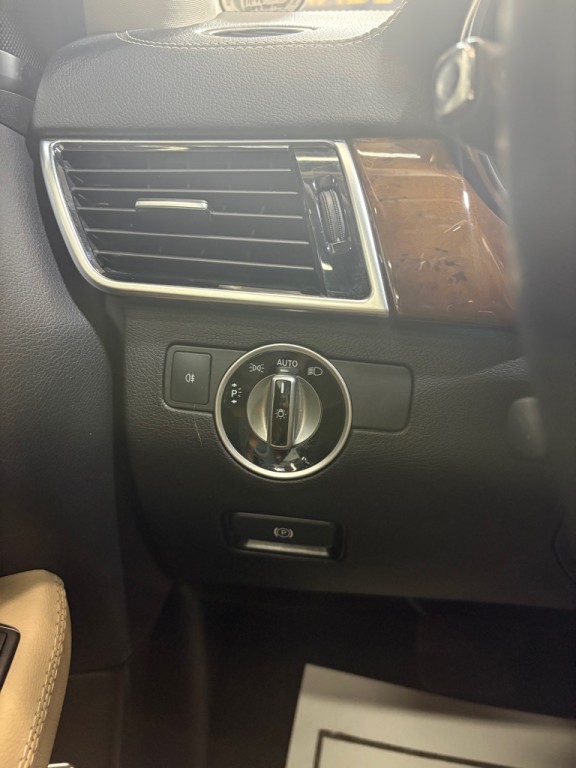 2017 Mercedes-Benz GLS-Class Image 17