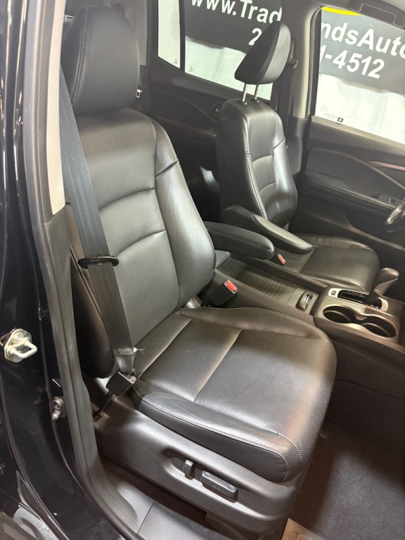 2017 Honda Ridgeline Image 28
