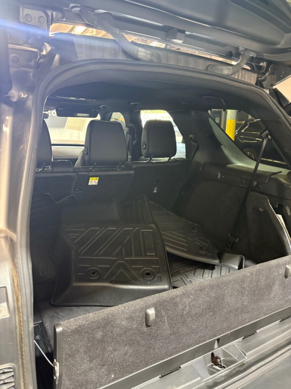 2018 Land Rover Discovery Image 8