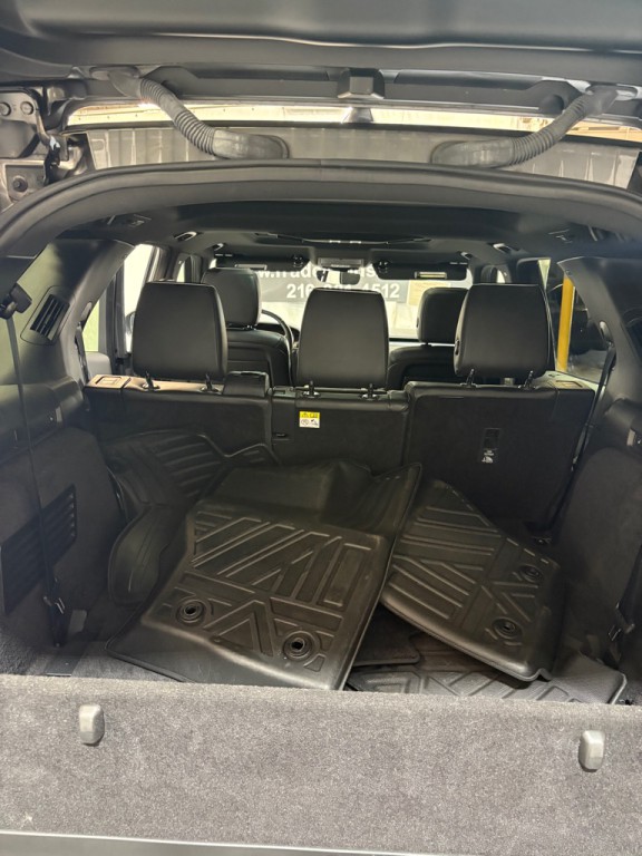 2018 Land Rover Discovery Image 9