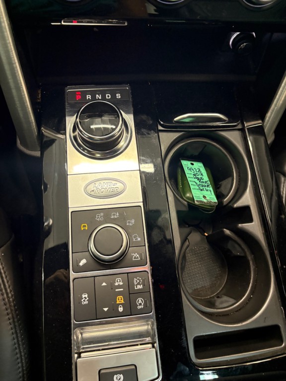 2018 Land Rover Discovery Image 21
