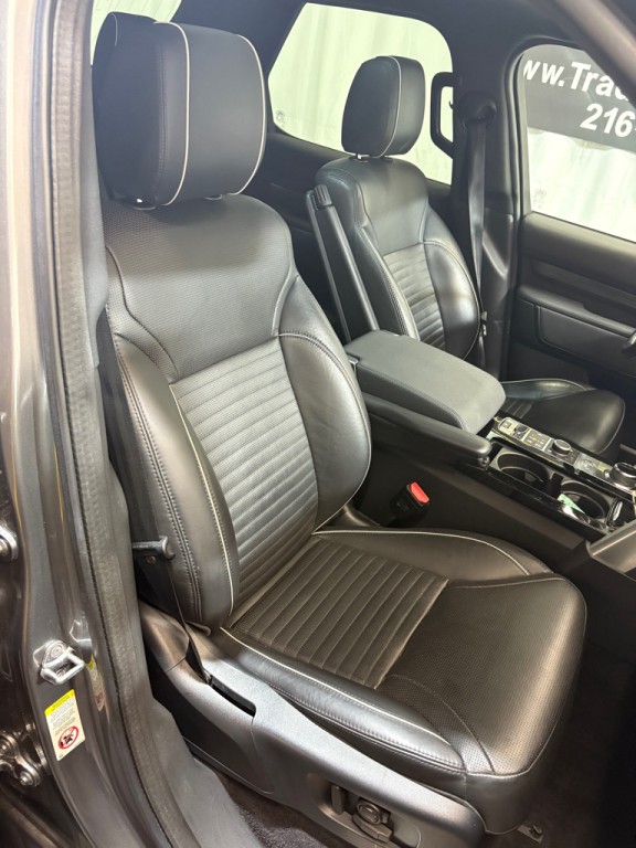 2018 Land Rover Discovery Image 26