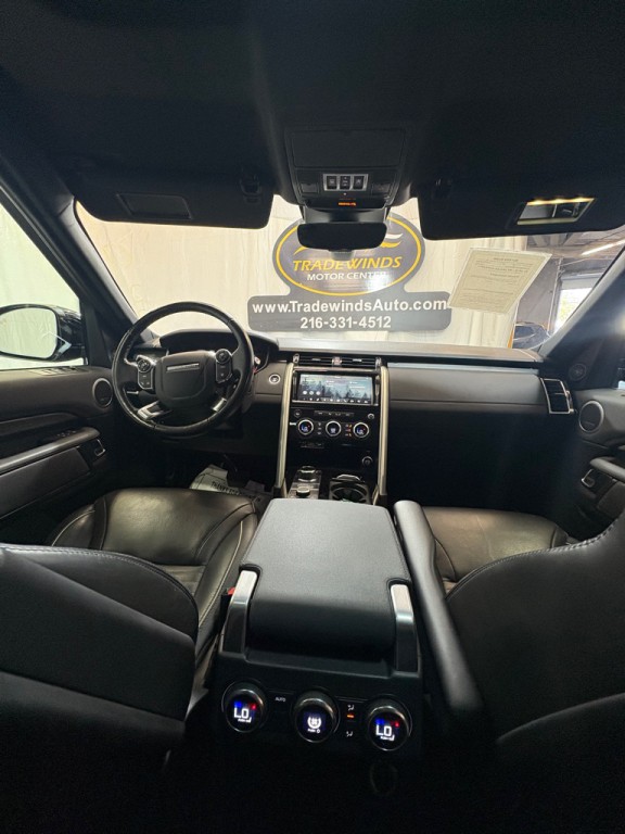 2018 Land Rover Discovery Image 34