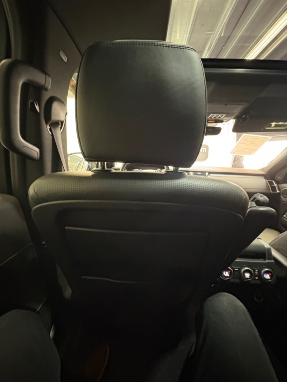 2018 Land Rover Discovery Image 38