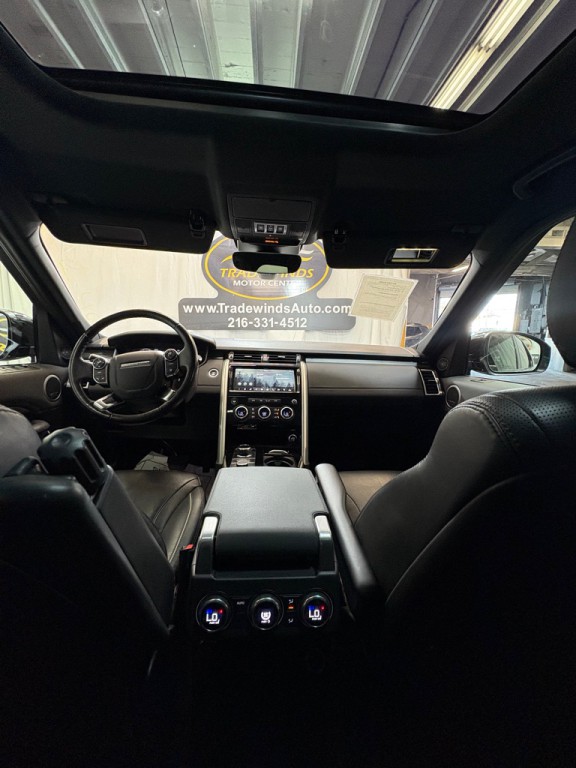 2018 Land Rover Discovery Image 39