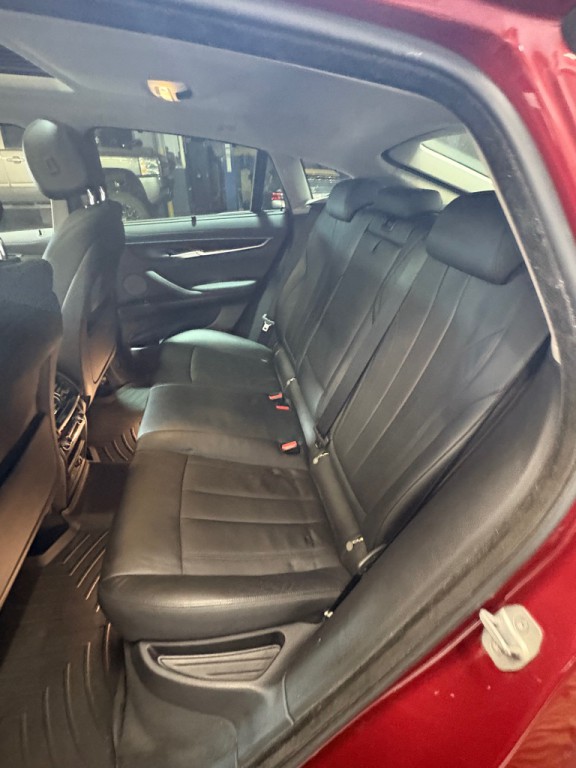 2016 BMW X6 Image 40