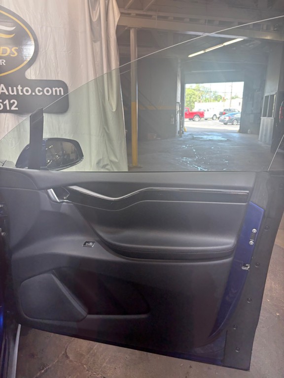 2018 Tesla Model X Image 20