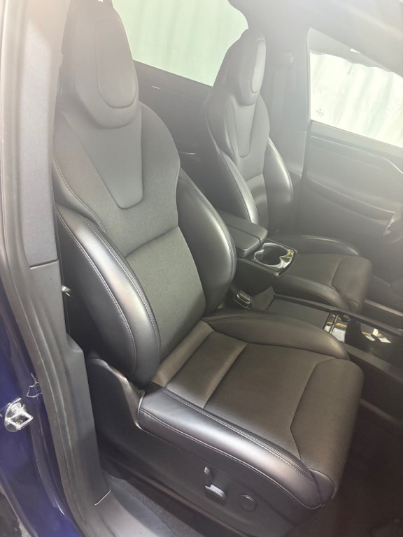 2018 Tesla Model X Image 21
