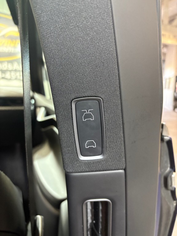 2018 Tesla Model X Image 27