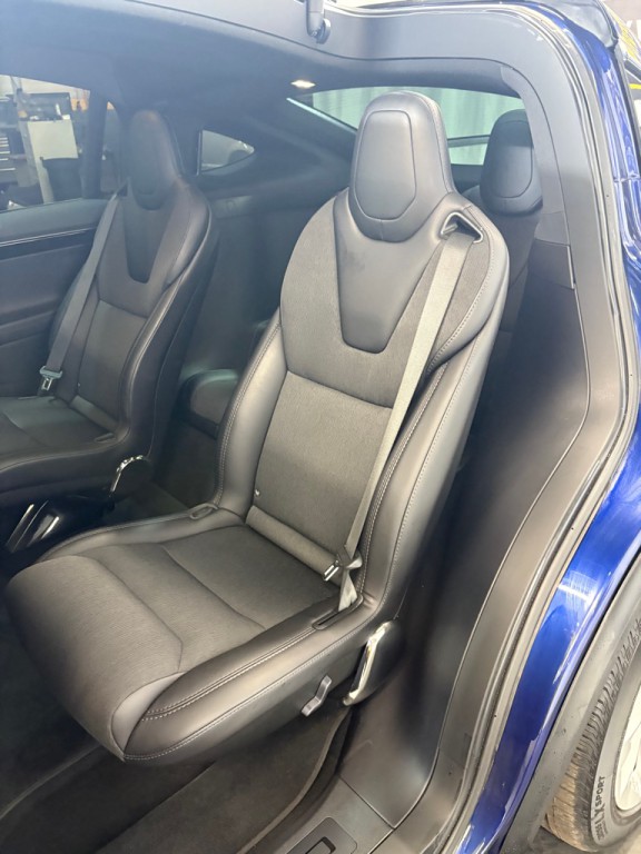 2018 Tesla Model X Image 31
