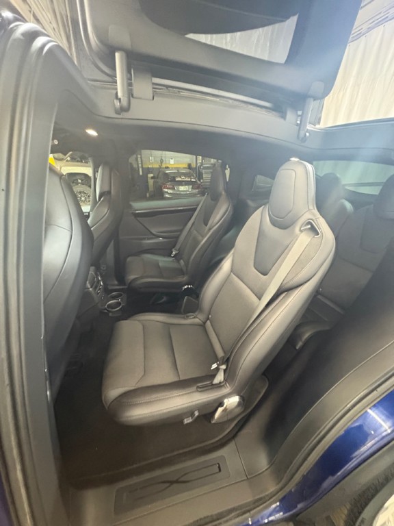 2018 Tesla Model X Image 36