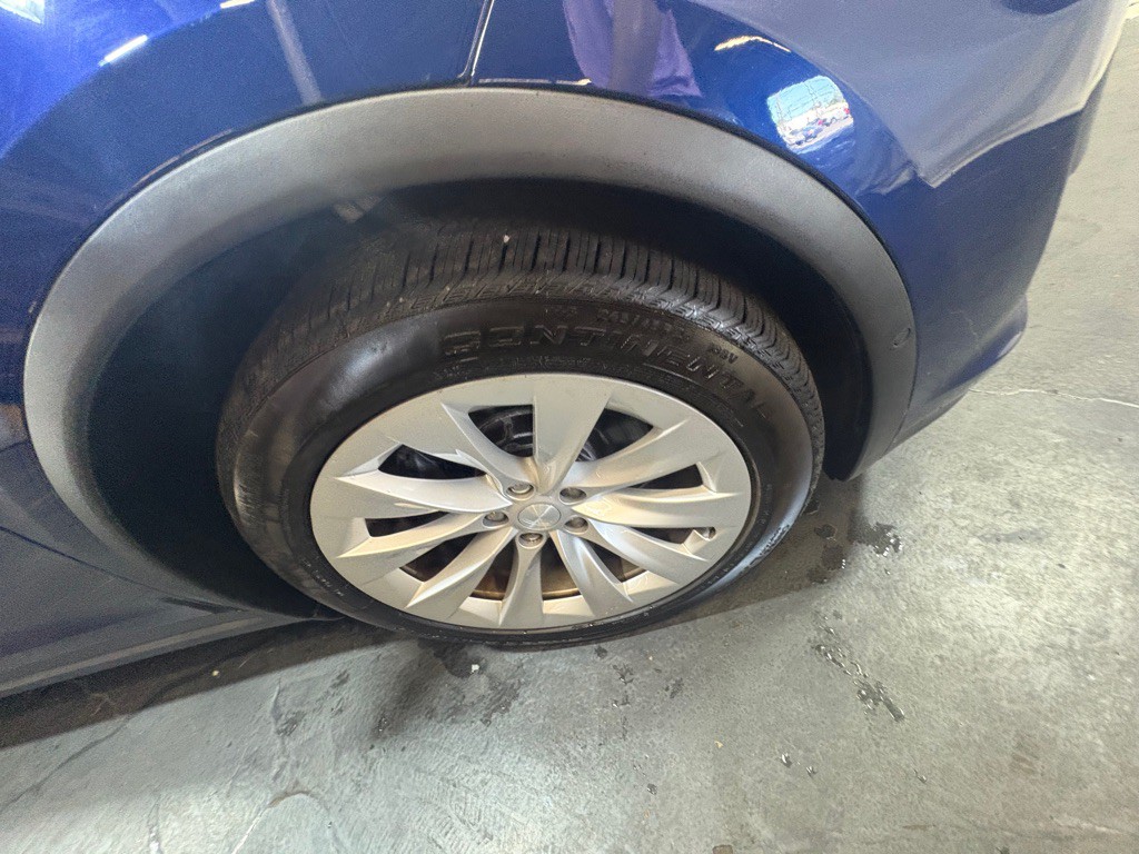 2018 Tesla Model X Image 39