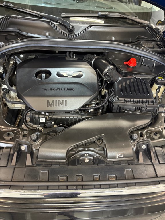 2018 MINI Cooper Image 13