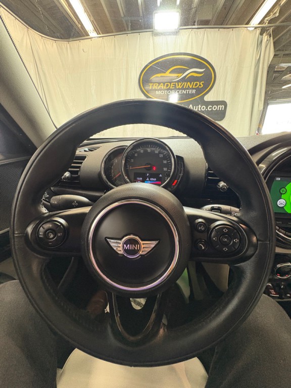 2018 MINI Cooper Image 17