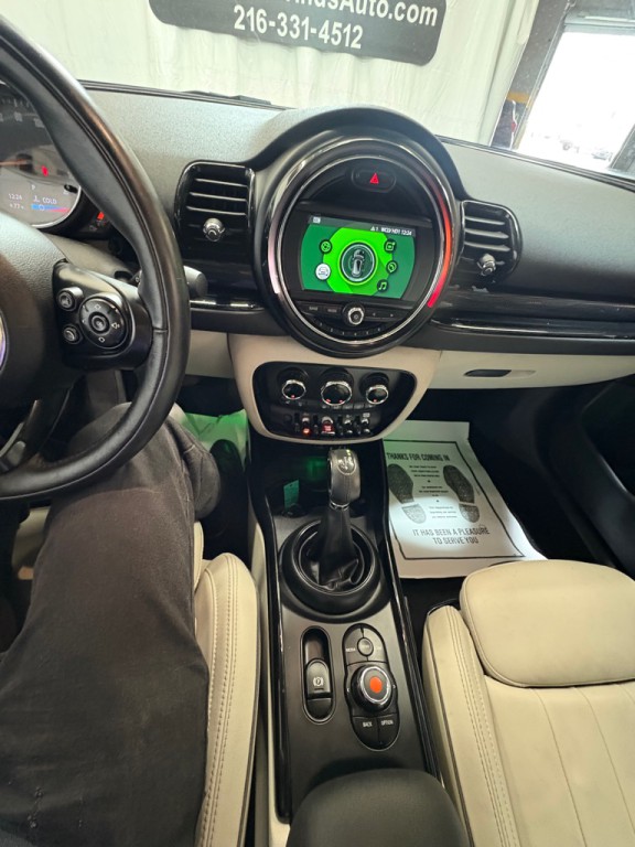 2018 MINI Cooper Image 19